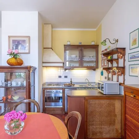 Liberty Veranda W/ Pvt Parking & Garden. Tram Stop