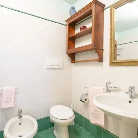 Apartment Liberty Veranda W/ Pvt Parking & Garden. Tram Stop