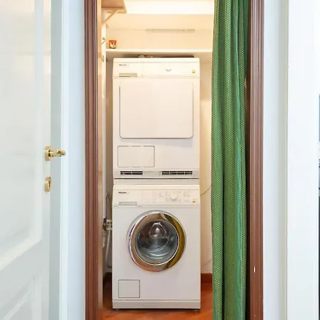 Apartment Liberty Veranda W/ Pvt Parking & Garden. Tram Stop *
