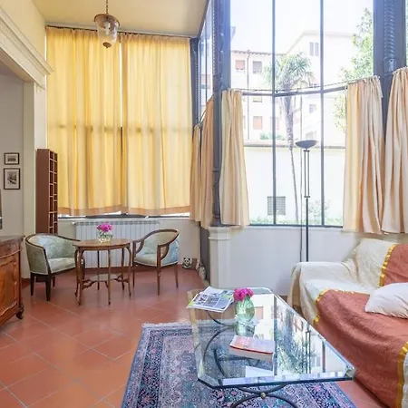 Liberty Veranda W/ Pvt Parking & Garden. Tram Stop Appartamento