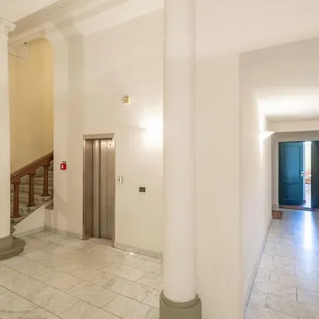 Liberty Veranda W/ Pvt Parking & Garden. Tram Stop Appartamento *