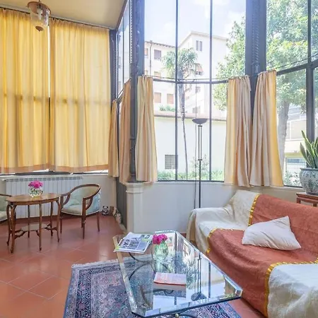 Liberty Veranda W/ Pvt Parking & Garden. Tram Stop Appartamento *