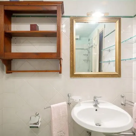Liberty Veranda W/ Pvt Parking & Garden. Tram Stop * Florence